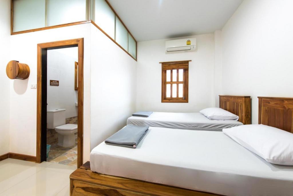 Thongphaphum Place Exterior photo